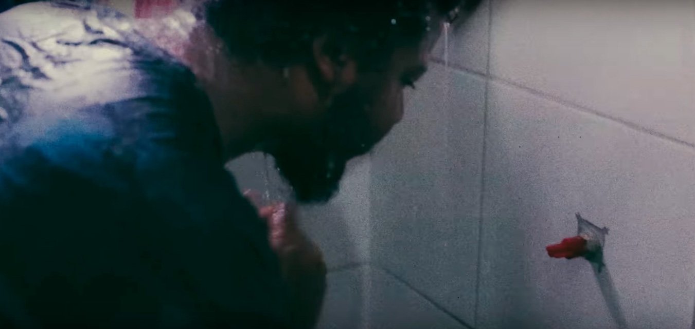 Rap, bebidas e amigos: Assista novo clipe do rapper carioca Inbute