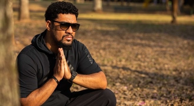O rapper Pregador Luo apresenta o EP “Voe alto” em todas as plataformas digitais
