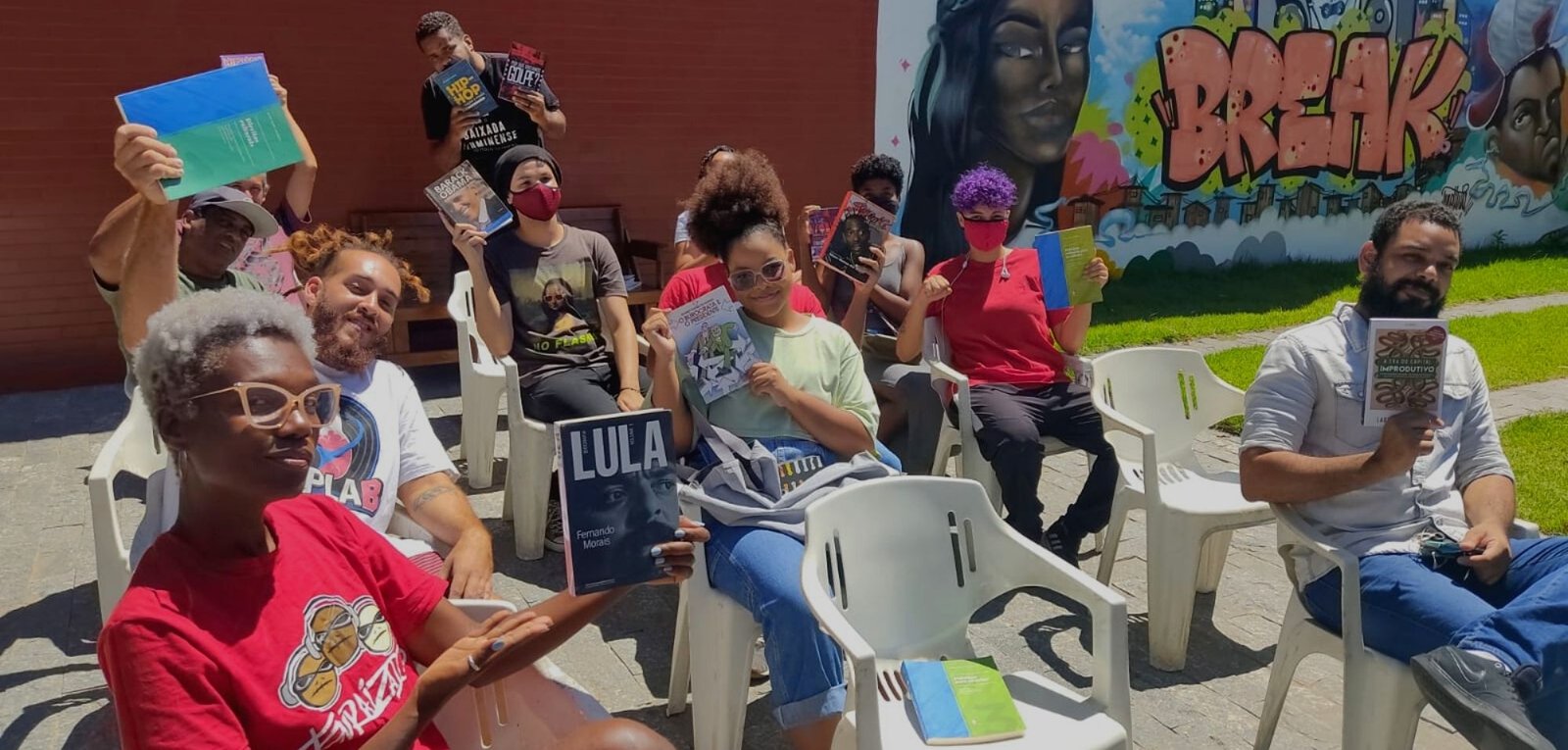 O Curso Popular Mãe Beata de Iemanjá abre inscrições para moradores da Baixada Fluminense que desejam ingressar no ensino superior
