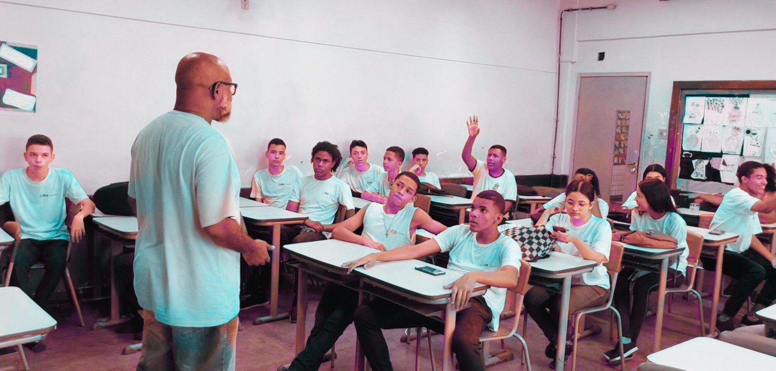 A revolução silenciosa: hip hop e inclusão educacional